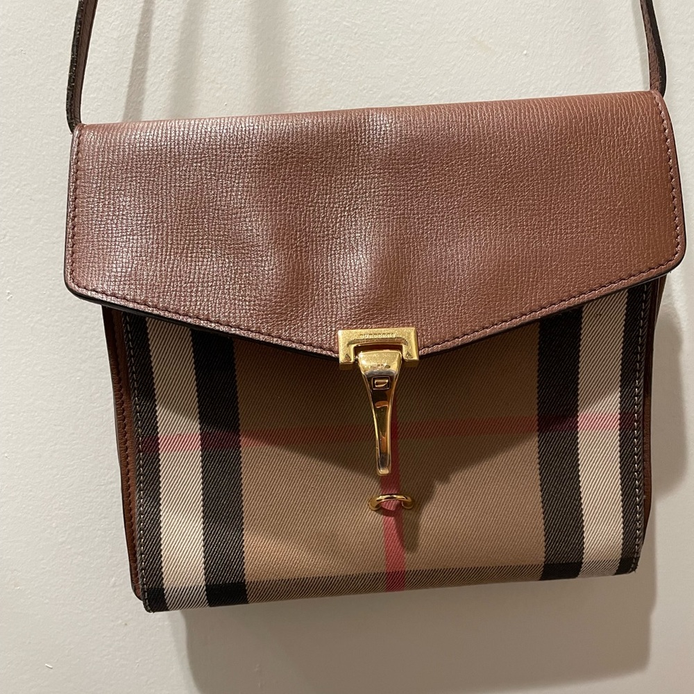 Burberry crossbody macken house check derby tan.